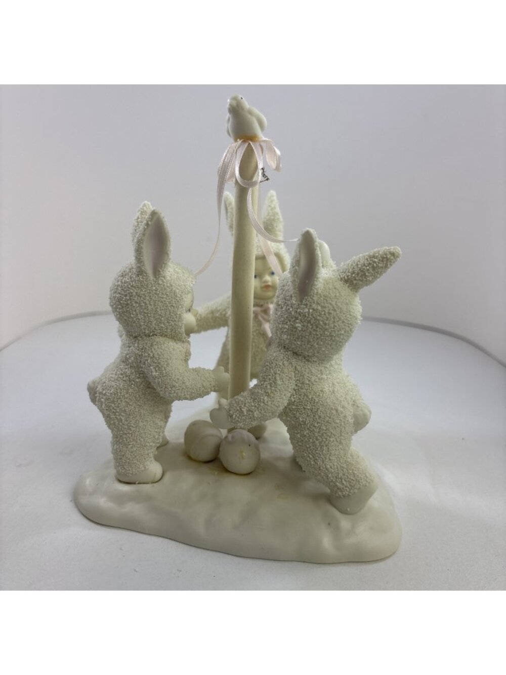 EUC Dept 56 SPRINGTIME STORIES OF THE SNOWBUNNIES "TRA-LA-LA" 1994 Maypole